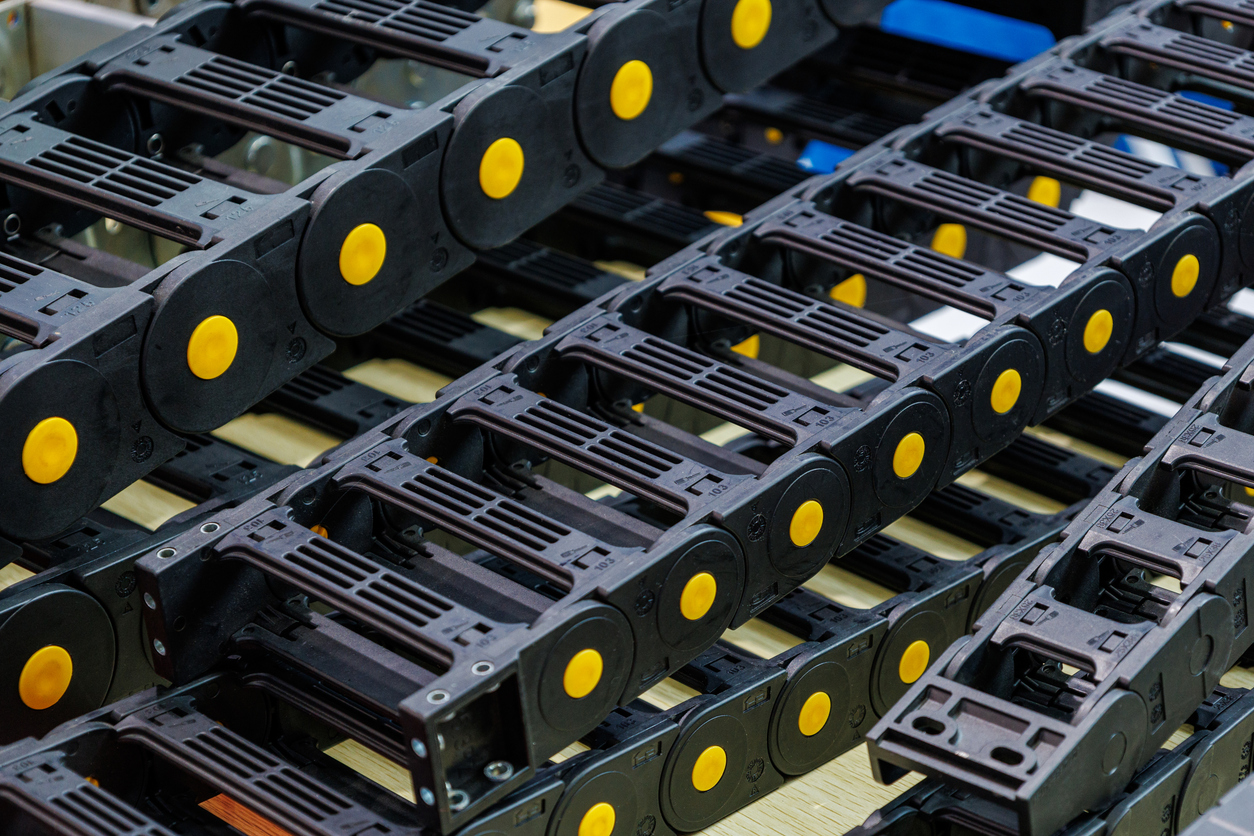 UHMW-PE molded and fabricated guide rail